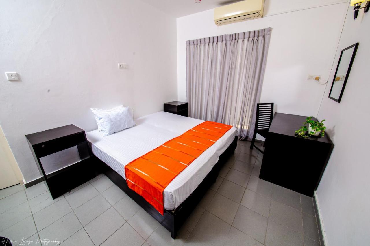 Asian House Hotel Colombo Exterior photo